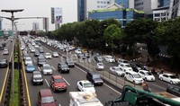 Sebelumnya, Badan Pengatur Jalan Tol (BPJT) menunda penyesuaian tarif tol untuk ruas Cawang-Tomang-Cengkareng. Kenaikan tarif itu tertunda lantaran tol dalam kota sepanjang 24 kilometer itu belum memenuhi Standar Pelayanan Minimal (SPM) untuk aspek penerangan.