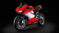 Desain tubuhnya tampak masih menyiratkan aura keluarga Panigale. Garisnya tampak mengalir dari depan hingga buritan yang membuat aerodinamika motor ini makin mumpuni untuk melaju dengan kecepatan tinggi. (dok Ducati)