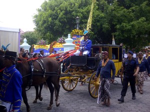 Hadiri Resepsi Usai Kirab, Ribuan Tamu Disuguhi Tari-tarian