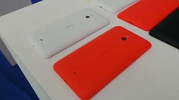 Adapun kamera Lumia 1320 beresolusi 5 megapixel lengkap dengan LED Flash.