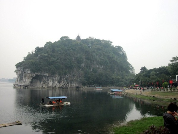 Kutukan Gajah Sakti Jadi Bukit di Guilin, China