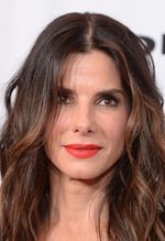 Pesona Sandra Bullock di Red Carpet