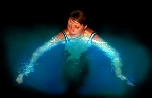 Keren! Laut di 3 Tempat Ini Bisa Bercahaya