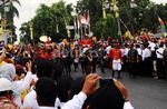 Ribuan Warga Nonton Kirab Pengantin Putri Sultan