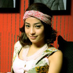 Nikita Willy Dihadiahi Ibunda Mobil Saat Bosan Syuting