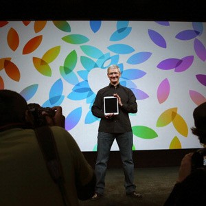 Tim Cook: Kompetitor Bingung Melawan Apple