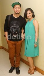 Astrid dan Suami Tercinta