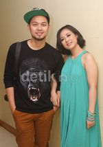 Astrid dan Suami Tercinta