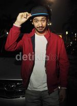 Reza Rahadian Masuk Nominasi Pria Terseksi
