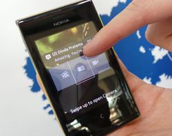 Warna-warni Nokia Asha nan Centil