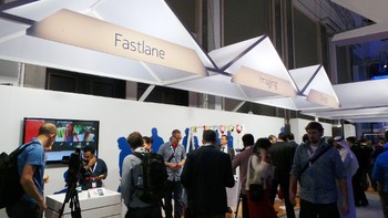 Inovasi lebih pun ditawarkan Nokia melalui sejumlah aplikasi baru. Di ajang ini, disediakan booth khusus menjajal setiap aplikasi tersebut. Mulai dari Nokia Beamer, Nokia Storyteller, Nokia Video Director, Fastlane dan sejumlah fitur andalan Nokia.     