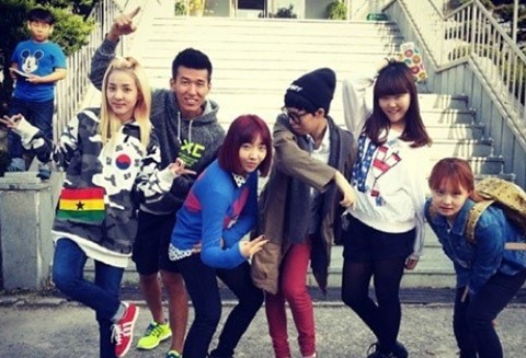 2NE1, Lee Hi, dan Akdong Musician Gelar Aksi Sosial