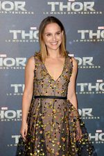 Natalie Portman di Premiere Thor: The Dark World