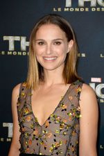 Natalie Portman di Premiere Thor: The Dark World