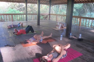 Resor di Banyuwangi Ini Punya Kelas Yoga Gratis