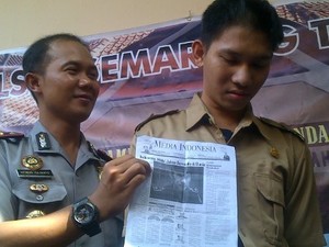 Yakinkan Korban, Raden Jaksa Termuda di Dunia Bawa Kliping Koran