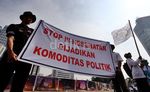 Puluhan Dokter Demo di Bundaran HI