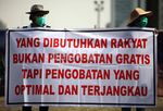 Puluhan Dokter Demo di Bundaran HI