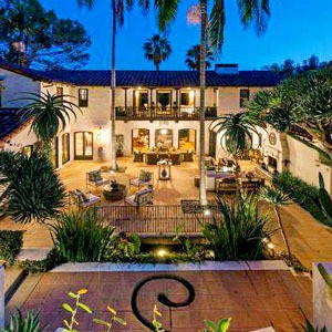 Dijual! Yuk, Intip Rumah Kenangan Robert Pattinson dan Kristen Stewart!
