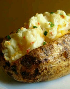 Yuk, Bikin Baked Potatoes yang Empuk Gurih!