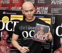 Deddy membagi tips-tips diet lewat bukunya tersebut. Noel/detikHOT.