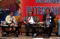 Direktur Bank BTN Irman Alvian Zahiruddin bersama Wakil Direktur Utama BNI Felia Salim dan Wakil Ketua Asosiasi Asuransi Jiwa Indonesia Azwir Arifin menjadi narasumber pada seminar tersebut. Lamhot Aritonang/detikFoto.