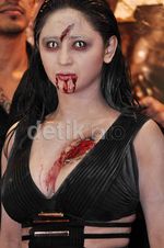 Seram! Dewi Persik Jadi Hantu