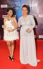 Zaskia Gotik dan Ibunda Vicky Prasetyo di HUT !nsert