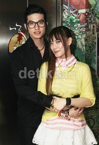 Sempat dikabarkan dekat, kini Lee memproduseri Moa. Gus Mun/detikHOT.