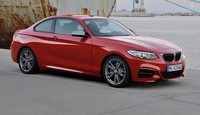 Meskipun BMW menyebutnya sebagai sebuah mobil subcompact tubuh mobil ini 2,8 inci lebih panjang dan 1,8 inci lebih lebar dibanding Seri 1 coupe. (dok. BMW)