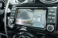 Ide di balik mobil perahu ini adalah untuk memperkenalkan Around View Monitor yang baru, sistem kamera untuk membantu saat parkir, tetapi dalam kasus ini bertindak pengemudi virtual yang memberikan pendayung pandangan di belakang. (dok. Nissan)