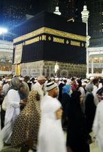 Tawaf di Kabah Masih Padat