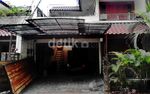 Pagar Rumah Adiguna Ditabrak Perempuan Misterius