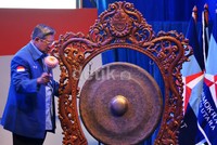 SBY memukul gong saat membuka Temu Kader PD di Sentul International Convention Center, Bogor, Jawa Barat.
