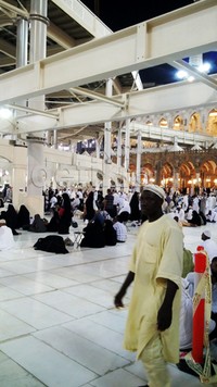 Kabah masih padat, meski sebagian jamaah sudah mulai meninggalkan Makkah untuk pulang ke tanah air.