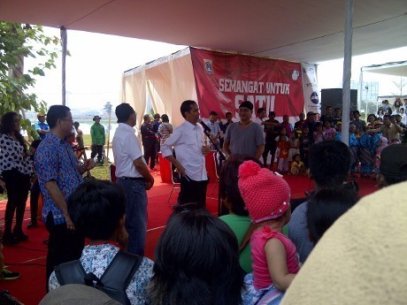 Jokowi Resmikan Teater Terbuka di Waduk Pluit Sambil Bagi-bagi Sepeda