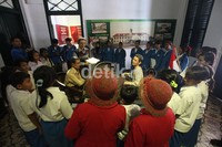 Kunjungan mereka untuk mempelajari sejarah pergerakan dan juga tokoh-tokoh Sumpah Pemuda pada 28 Oktober 1928.