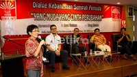 Hadir dalam acara tersebut Ketua GEMA INTI Pusat Hardy Stefanus, Wakil Sekjen INTI Pusat, Aktivis 1998 Ulung Rusman, Wakil Ketua Inti DKI Jakarta sekaligus Aktivis gerakan Anti diskriminasi Wahyu Efendy, Sejarahwan dan Wartawan Iwan Santosa, sebagai pembicara dalam dialog tersebut.     