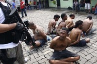 Aparat kepolisian juga mengamankan bungkusan narkoba, senjata tajam, senjata api rakitan dan katapel.