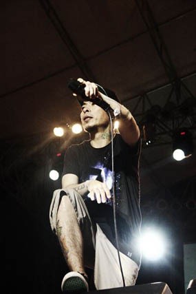 Disiram Air Keras, Barry Saint Loco Dilarikan ke UGD