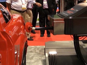 Keren, Isi Bensin oleh Robot