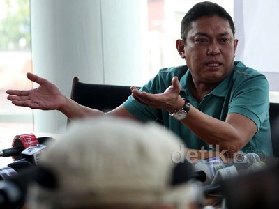 Adiguna Mengaku yang Menabrak Rumahnya Sendiri