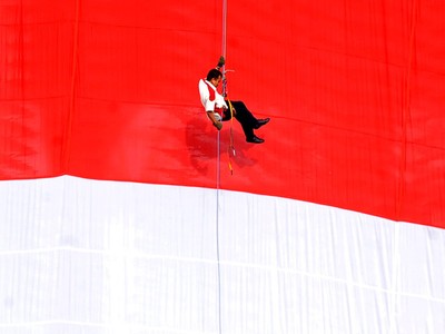 Indonesia Pecahkan Rekor Bendera Terbesar di Dunia