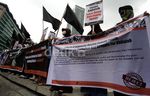 Muslimah HTI Demo di Bundaran HI