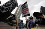 Muslimah HTI Demo di Bundaran HI