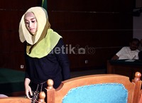 Sefti tiba di ruang sidang Pengadilan Tipikor, Jakarta. Lamhot Aritonang/detikFoto.