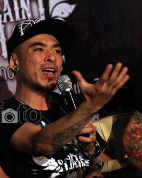 Barry Saint Loco Disiram Air Keras, Ini Fakta-faktanya