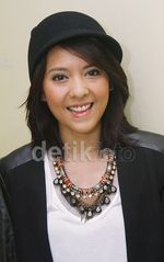 Si Manis Lala Karmela