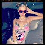 Twerk or Treat? Paris Hilton Berubah Jadi Miley Cyrus