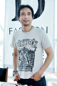 Piyu nampak tenang selama jumpa pers berlangsung. Noel/detikHOT.